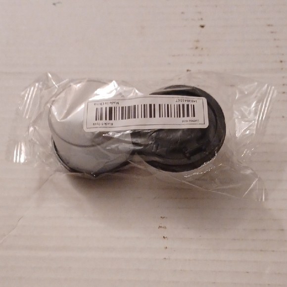 4/$30 New Mini Salt & Pepper Shakers - Black Plastic Caps - Picture 5 of 5